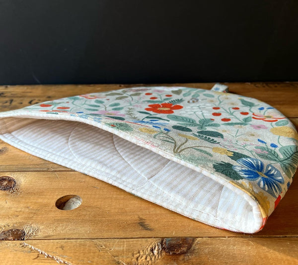 Tea Pot Cozy, Quilted Linen, 4-6 Cup, Rifle Paper Co, Strawberry Fields Natural