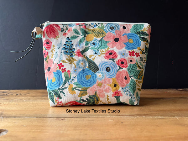 Small 9x6 inch Wet Dry Zipper Pouch, Linen Variations Available